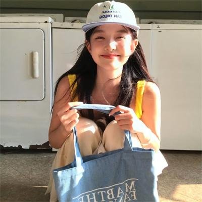 花花公子之千面女陪游封面