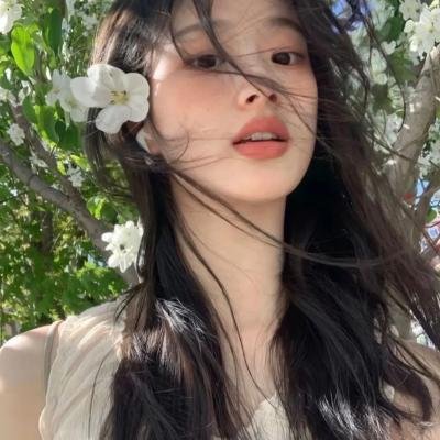 吸血鬼女王封面